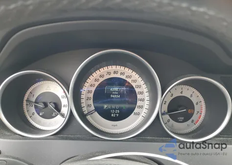 2013 Mercedes-Benz C 250 z USA, uszkodzony, nr VIN WDDGF4HBXDR263968